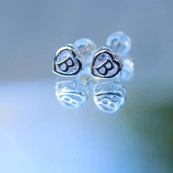 925 SILVER💝HEART INITIAL STUD EARRINGS WOMEN TEEN GIRLS MOM DAUGHTER, ELDM153S - Picture 4 of 7